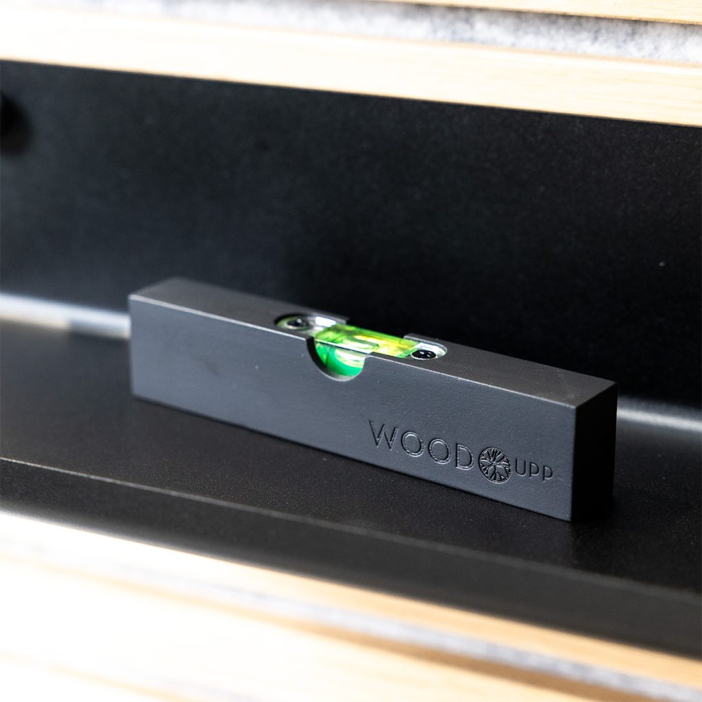 Immagine 1 di 2 nella galleria Spirit Level w. Logo