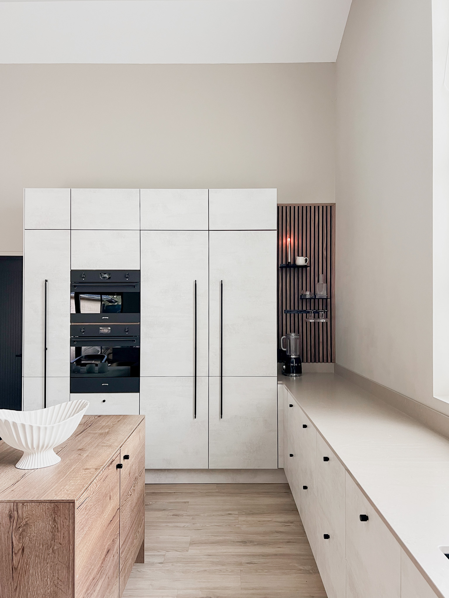 woodupp-akupanel-walnut-kitchen2-mathilda