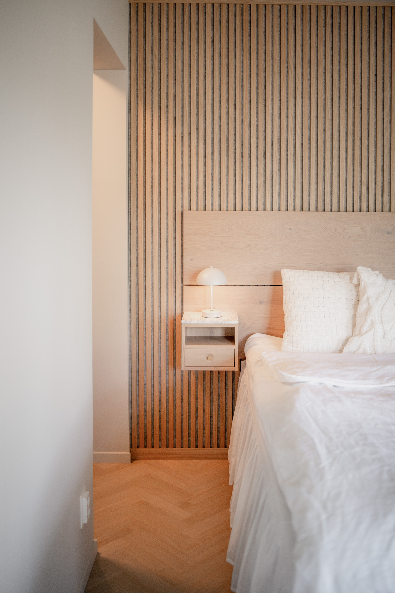 woodupp-classic-oak-grey-felt-bedroom-stine