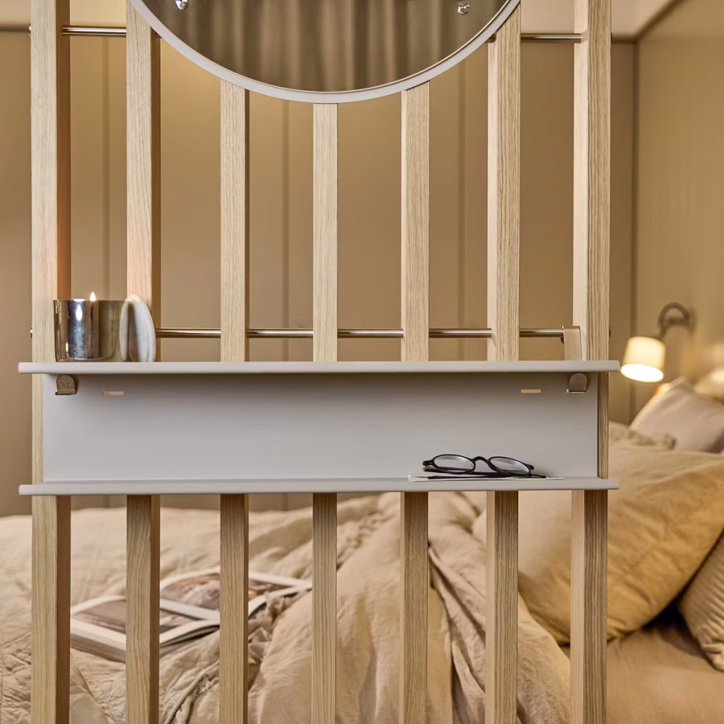 Immagine 1 di 7 nella galleria EMBRACE | Nell Double Metal Shelf