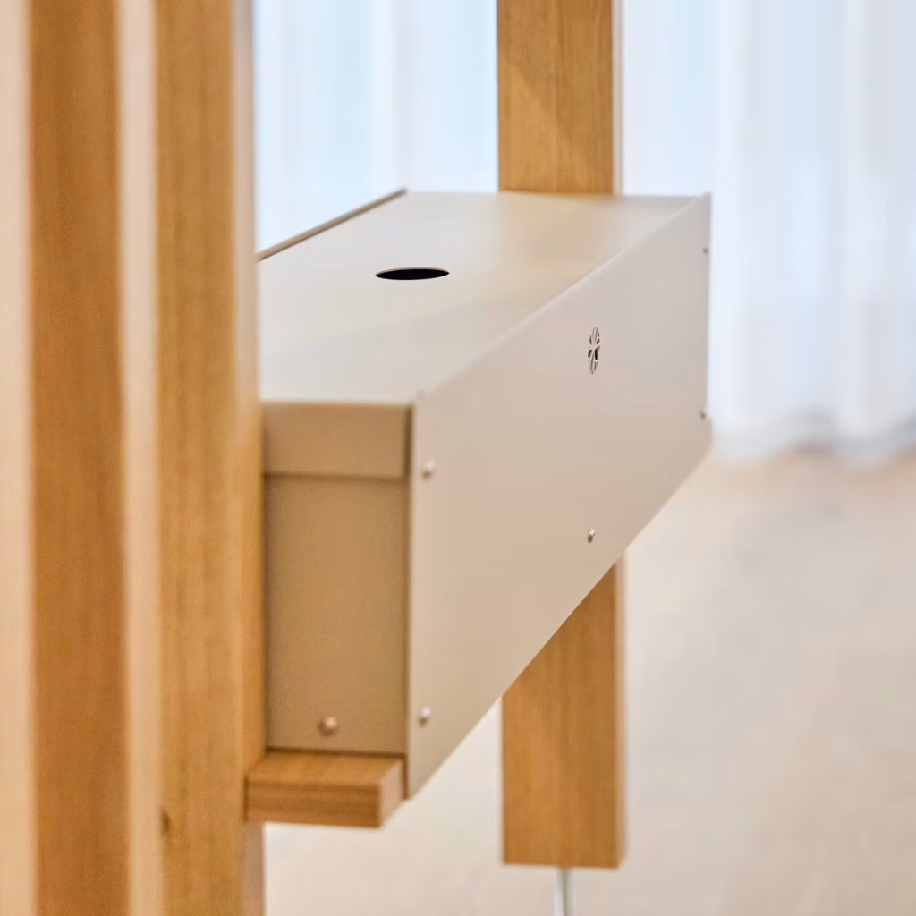 Immagine 3 di 9 nella galleria EMBRACE | Nell Metal Box