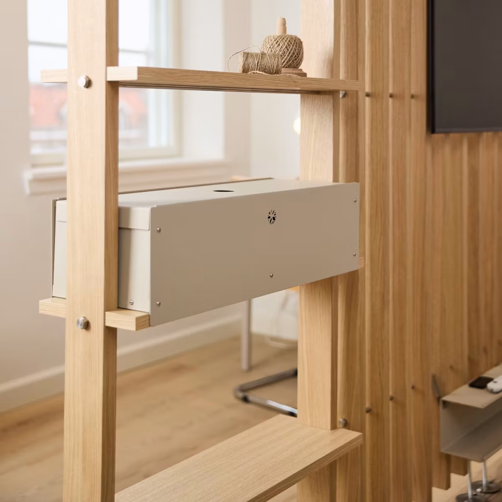 Immagine 8 di 9 nella galleria EMBRACE | Nell Metal Box